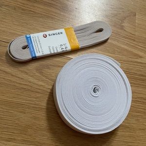 Elastic bands for sewing.
